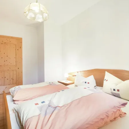 Апартаменти Beautiful Apartment In Kampl With Garden Нойштіфт-ім-Штубайталь