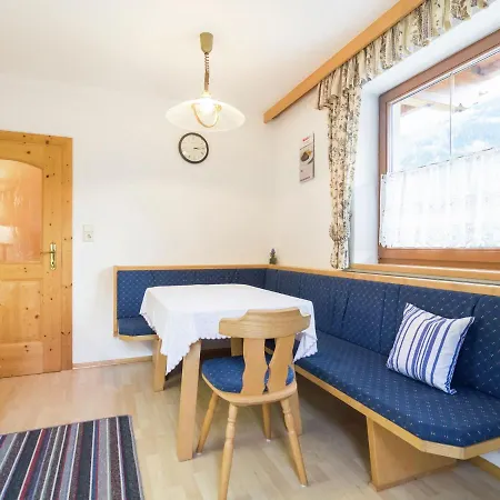Апартаменти Beautiful Apartment In Kampl With Garden